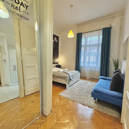 Trendy Spacious, Parking, Downtown, Ruin Pubs! *